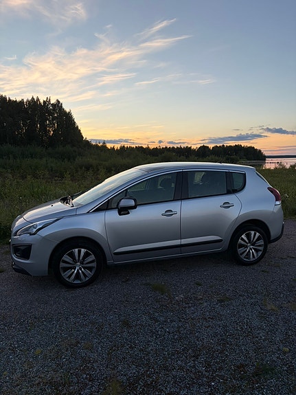 Peugeot 3008 4 of 5