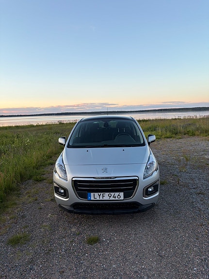 Peugeot 3008 3 of 5