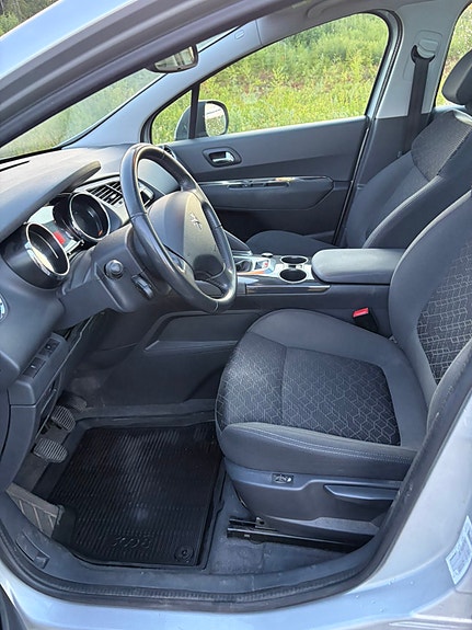 Peugeot 3008 12 of 16