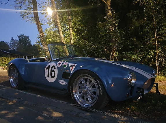 Cobra 427 2016 photo 3
