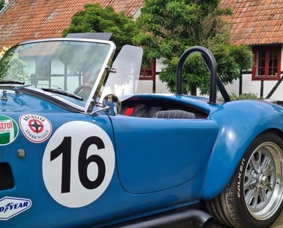 Cobra 427 2016 photo 2