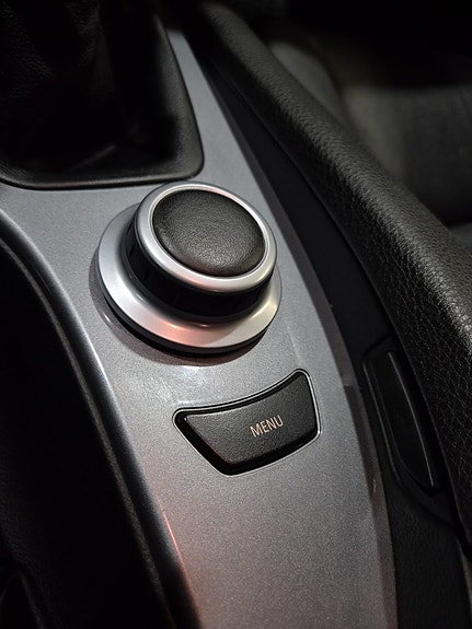 BMW 523i 16 of 30