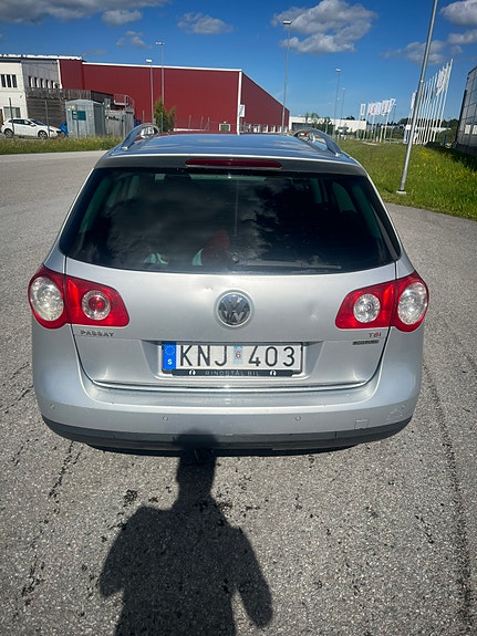 Volkswagen Passat 3 of 13