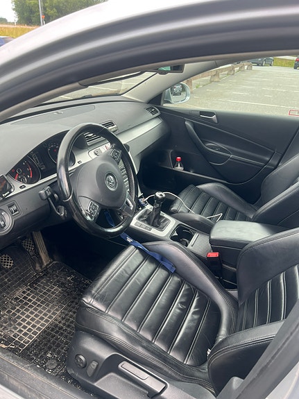 Volkswagen Passat 12 of 13