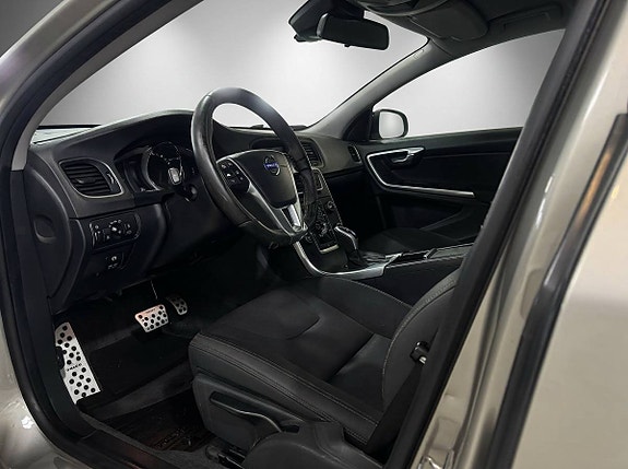 Volvo V60 7 of 21