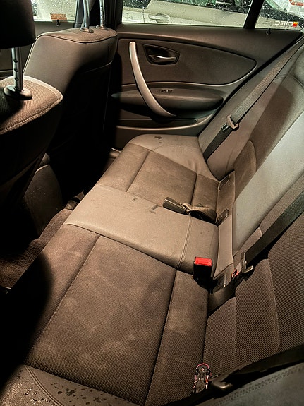 BMW 118d 4 of 5