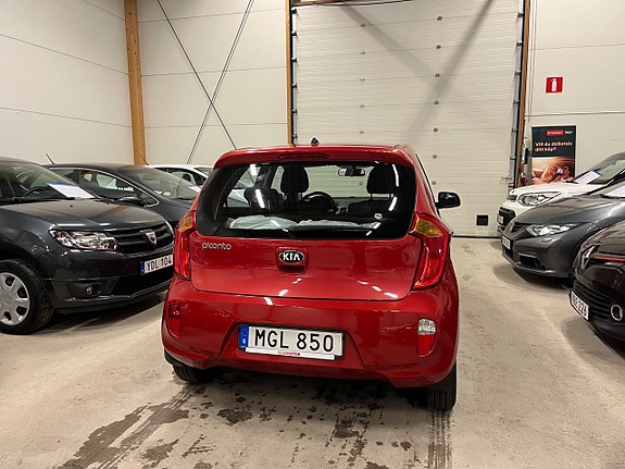 Kia Picanto 4 of 5