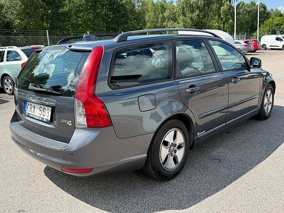 Volvo V50 4 of 5