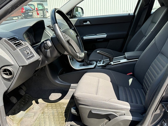 Volvo V50 9 of 13