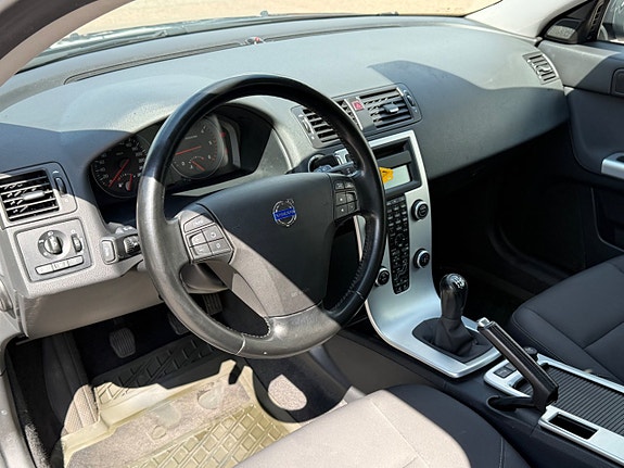 Volvo V50 10 of 13