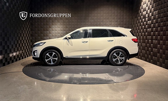 Kia Sorento 2 of 24