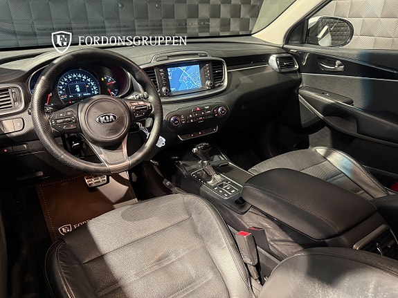 Kia Sorento 16 of 24