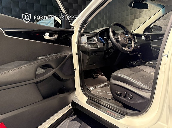 Kia Sorento 12 of 24