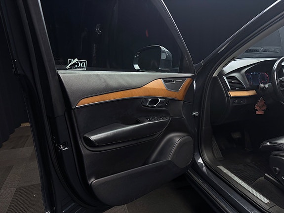 Volvo XC90 9 of 30