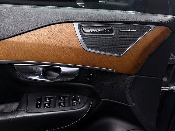 Volvo XC90 22 of 30