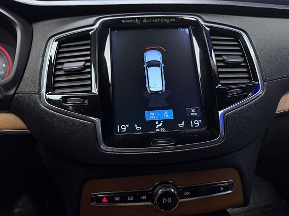 Volvo XC90 29 of 30