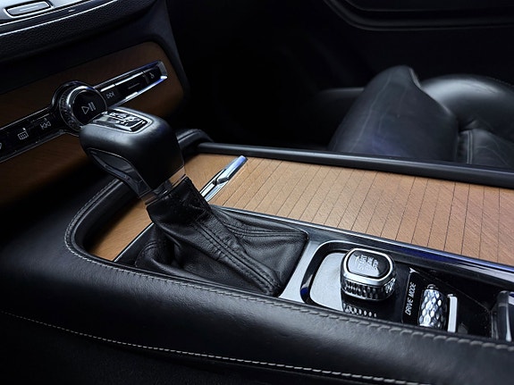 Volvo XC90 28 of 30