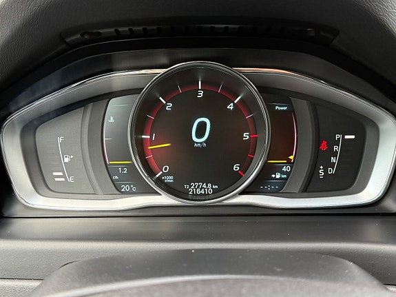 Volvo XC70 12 of 19