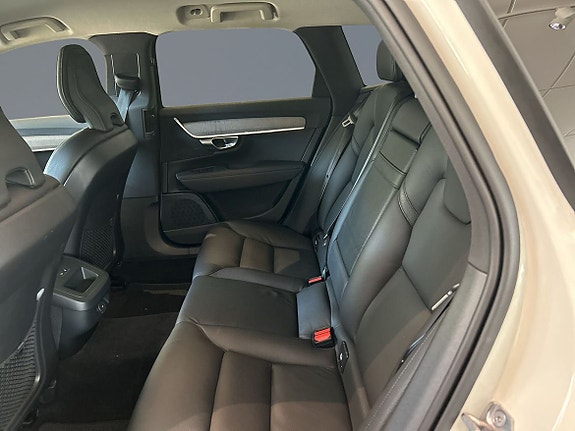 Volvo V90 Cross Country 8 of 11