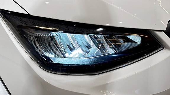 Seat Arona 14 of 18