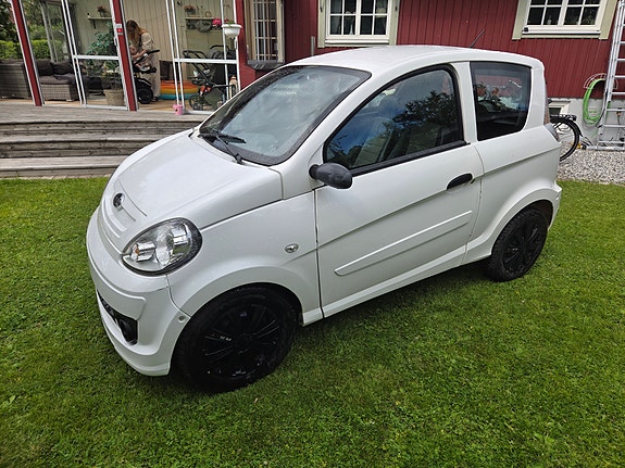 Microcar M.GO 2 of 7