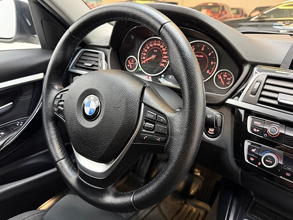 BMW 318 13 of 16