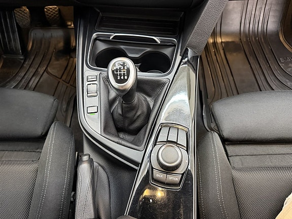 BMW 318 11 of 16