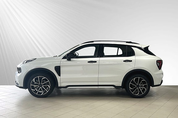 Lynk & Co 01 2 of 18