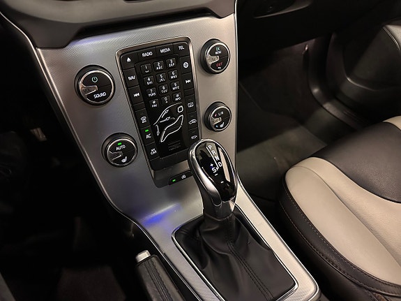 Volvo V40 Cross Country 16 of 27