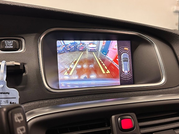 Volvo V40 Cross Country 18 of 27