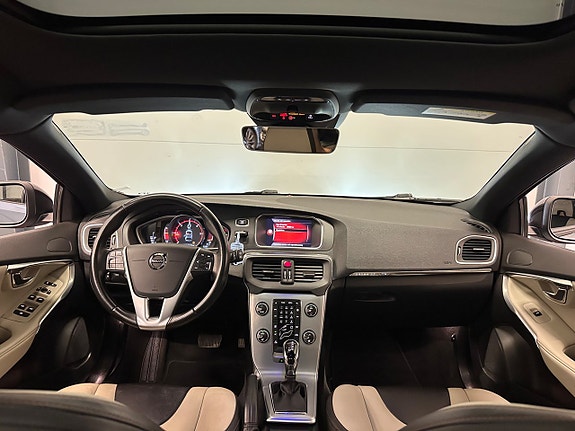 Volvo V40 Cross Country 26 of 27