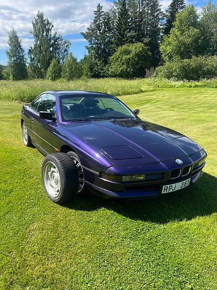 BMW 850i 2 of 5