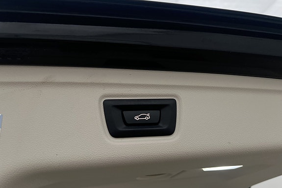 BMW 330e 25 of 29