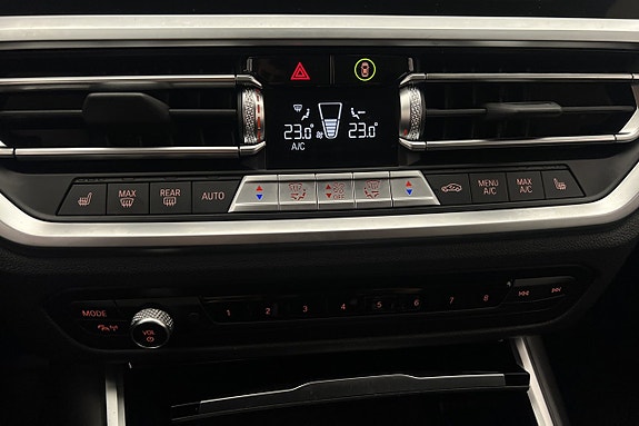 BMW 330e 21 of 29