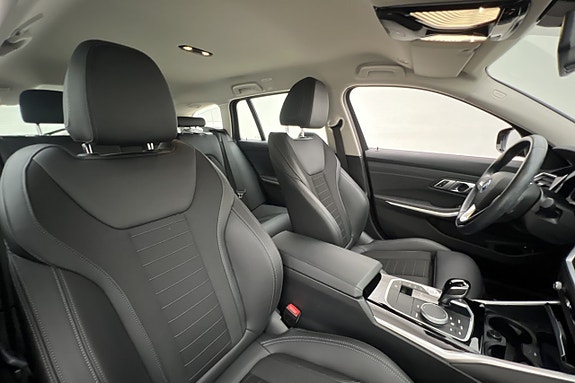 BMW 330e 10 of 29