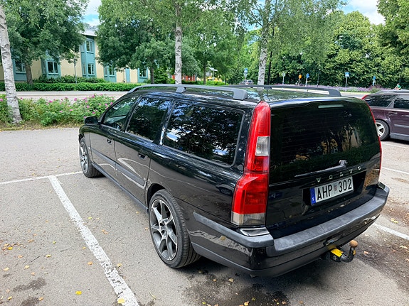 Volvo V70 4 of 5