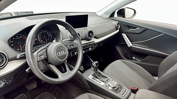 Audi Q2 7 of 12