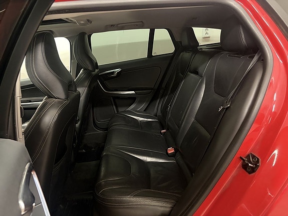 Volvo V60 7 of 12