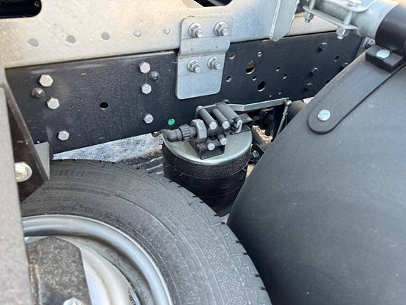 Iveco flakbärgare med Omars påbyggnad 9 of 12
