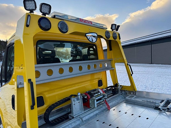 Iveco flakbärgare med Omars påbyggnad 6 of 12