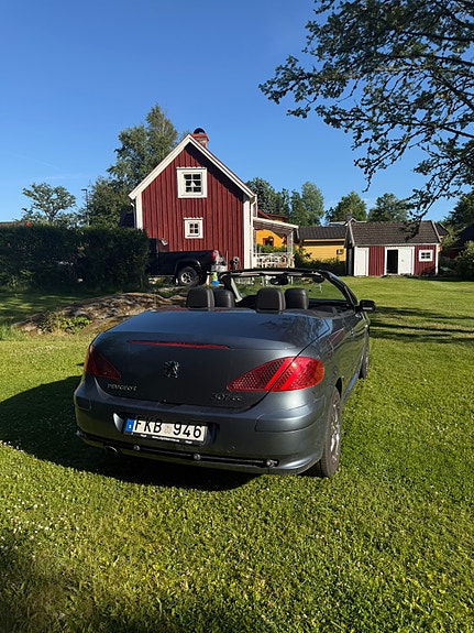 Peugeot 307 CC 3 of 5