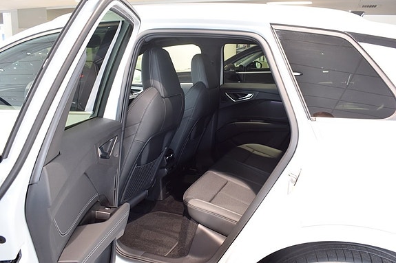 Audi Q4 e-tron 8 of 9