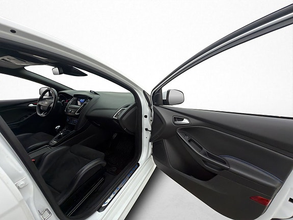 Ford Focus 15 of 30