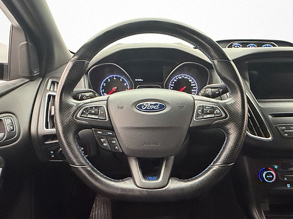 Ford Focus 13 of 30