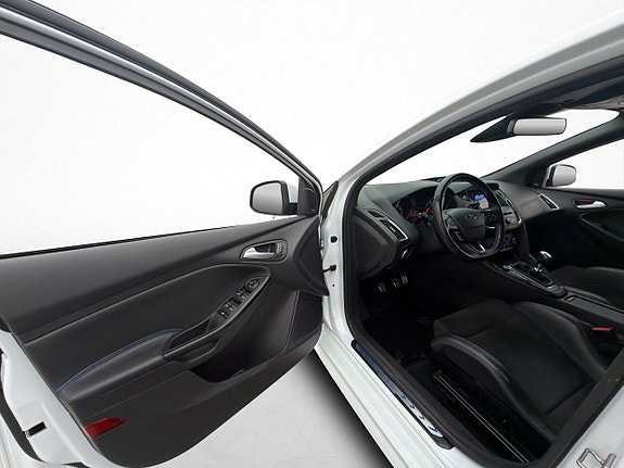 Ford Focus 10 of 30