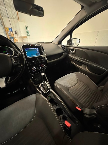 Renault Clio 12 of 13
