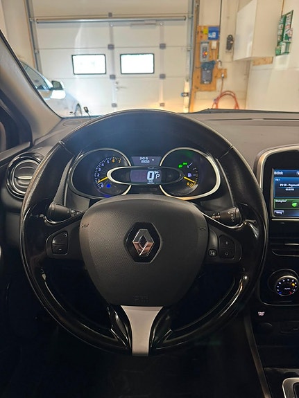 Renault Clio 11 of 13