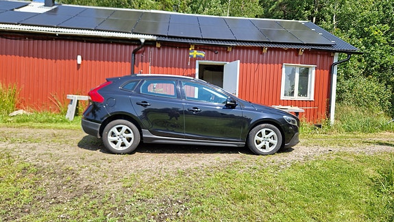 Volvo V40 Cross Country 2 of 5