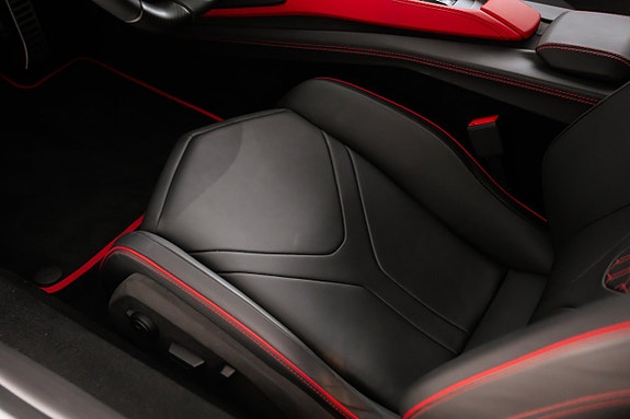 Lamborghini Revuelto 11 of 15