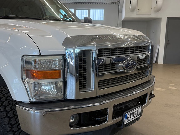 Ford F-350 15 of 18